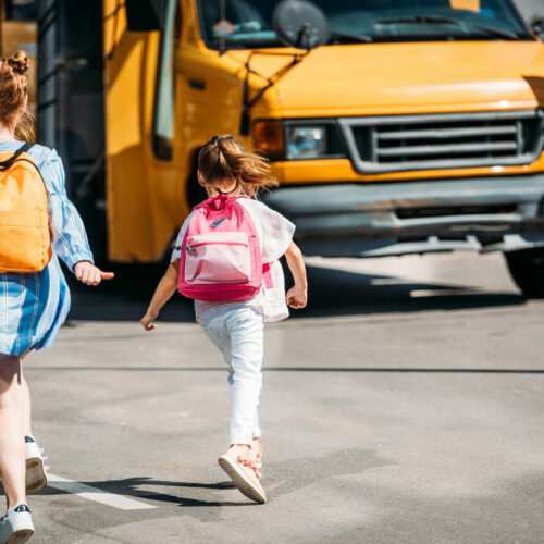 Plecak na wycieczkę szkolną dla dziecka – jaki wybrać i jak spakować do hotelu? 